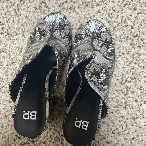 3/$15 BP. TONI NATURAL SNAKE FAUX
LEATHER MULES - Picture 3 of 7